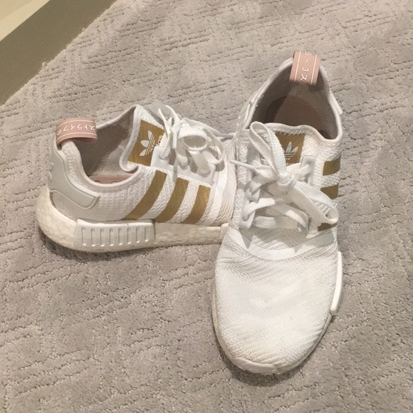white and gold adidas tennis shoes